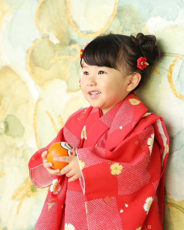 「七五三おめでとうございます🎉
お子さまの健やかな成長と笑顔を、これからもずっと。
#七五三 #七五三撮影 #家族の記念日 #成長の記録　#名古屋ママ #愛知ママ #フォトスタジオ名古屋 #名古屋フォトスタジオ #名古屋写真館 #写真館名古屋 #大須写真館 #七五三名古屋 #photostudio #photostudionagoya #nagoyaphotostudio