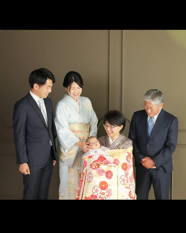 お宮参り撮影プラン

お宮参り撮影は《撮影料無料》です。

──「生まれてきてくれて、ありがとう。」
その瞬間の気持ちを、写真という形に。

生まれてはじめての記念写真。
赤ちゃんの眠り、手の動き、抱っこの温もり──
その一つひとつが“かけがえのない記憶”になります。

オールデータプラン
33,000円（税込）

※撮影料は無料です

料金に含まれるもの

・撮影データ 約100カット
・衣装レンタル（お子様1着）
・家族撮影・兄弟一緒でも追加料金なし

スタジオはシックで大人っぽい雰囲気。
クラシカルだけど今っぽいと高評です。

赤ちゃんのペースに合わせて、ゆったりと撮影を行います

<お問い合わせ・ご予約はこちら>

瀬古写真館

名古屋市中区大須1-20-24

tel.052-211-0202


<a rel=